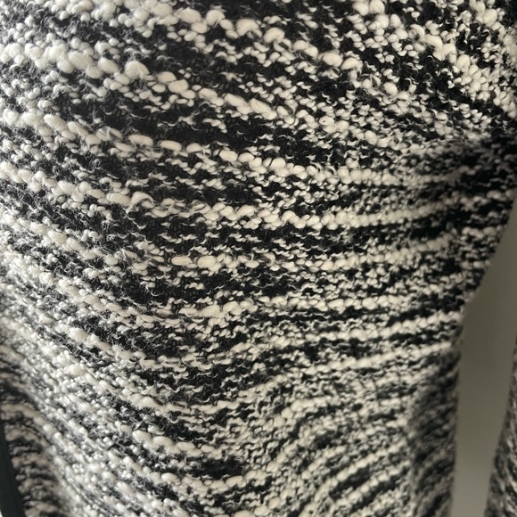 3 for $25 Black & White Cardigan Small - Picture 4 of 7